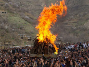 خرید و استفاده از وسایل پر خطر و ترقه در نوروز ، ممکن است شادی ما را نابود کند . خرید و استفاده از وسایل پر خطر و ترقه در نوروز ، ممکن است شادی ما را نابود کند .